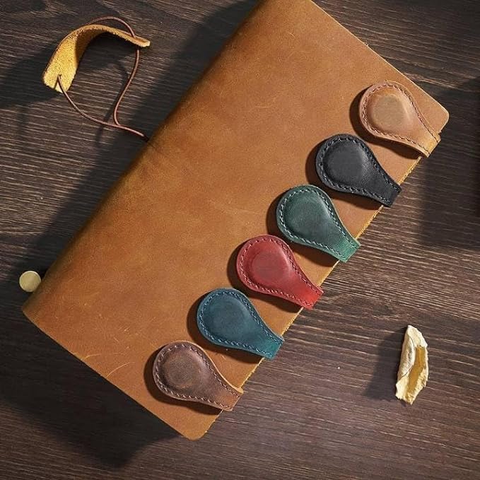 Personalized Magnetic Leather Bookmark, 26 Letters Custom Leather Bookmarks, Handmade, Leather Magnetic Bookmark for Book Lovers Readers Women Kid(Red,Z)