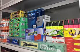 Bulk-office-supply-pack-with-pens-notepads-and-sticky-notes