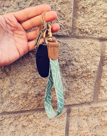 POCKT Lanyard for Keys Wristlet Strap Key Chain Holder for Men and Women - Cool Hand Wrist Lanyards for Keys and Wallets